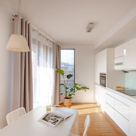 Spacious Apartment Close To Main Station / Galeria Krakowska エクステリア 写真