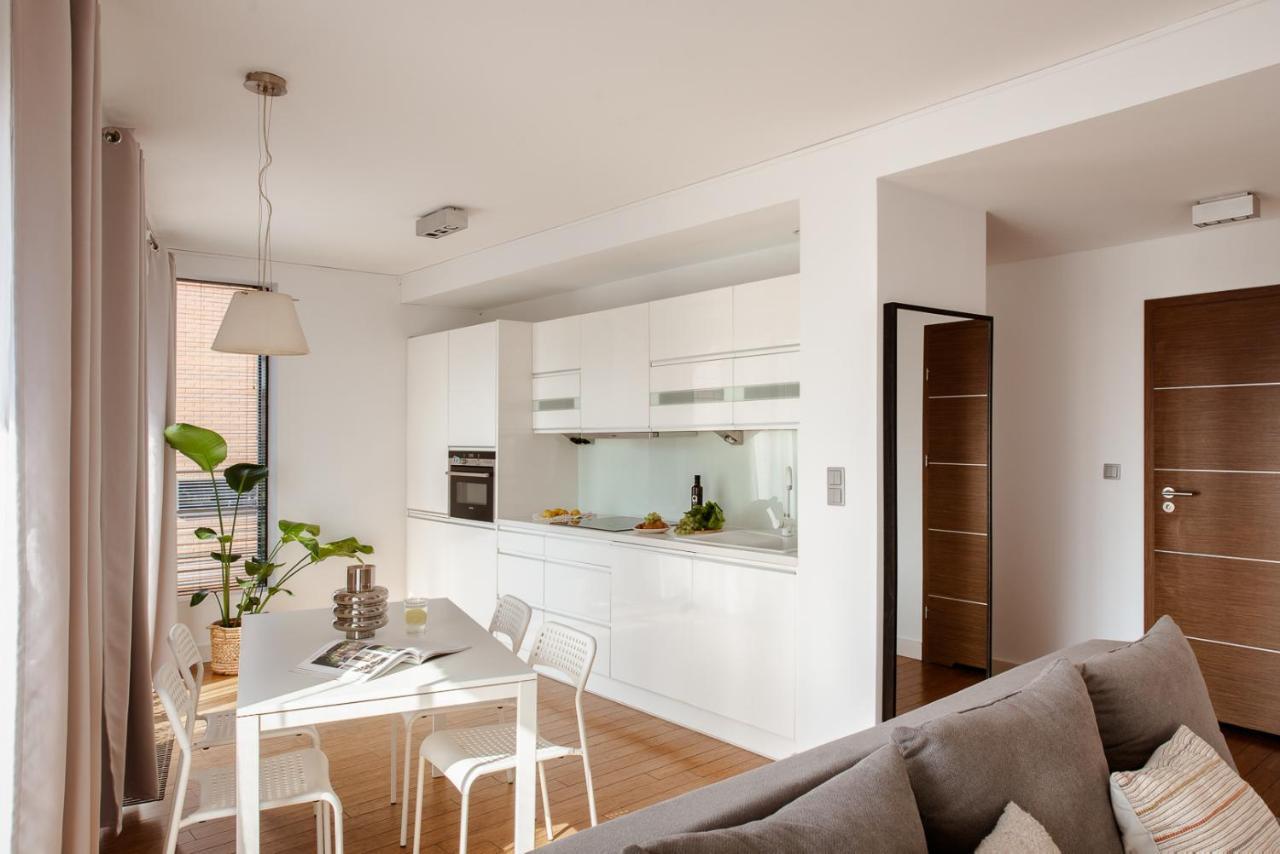 Spacious Apartment Close To Main Station / Galeria Krakowska エクステリア 写真