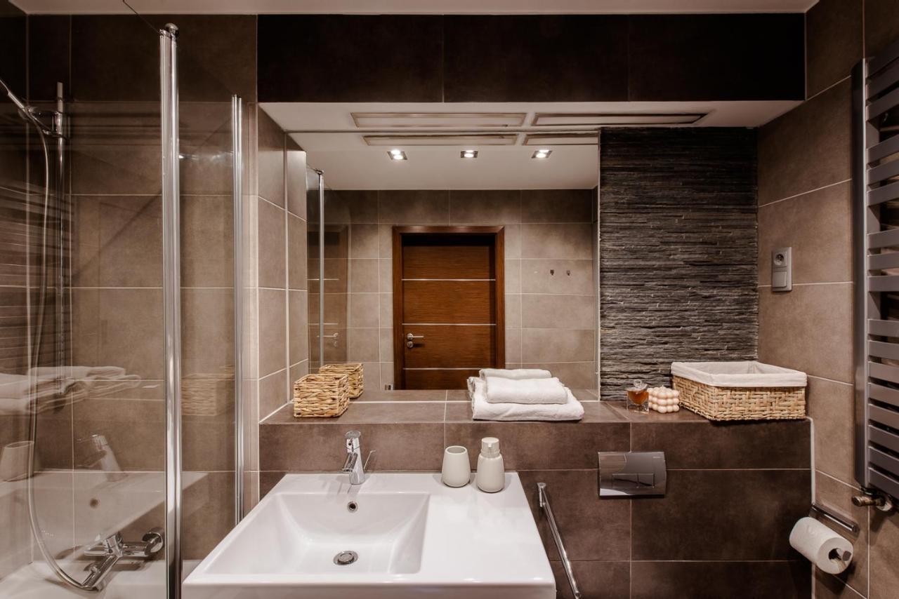 Spacious Apartment Close To Main Station / Galeria Krakowska エクステリア 写真