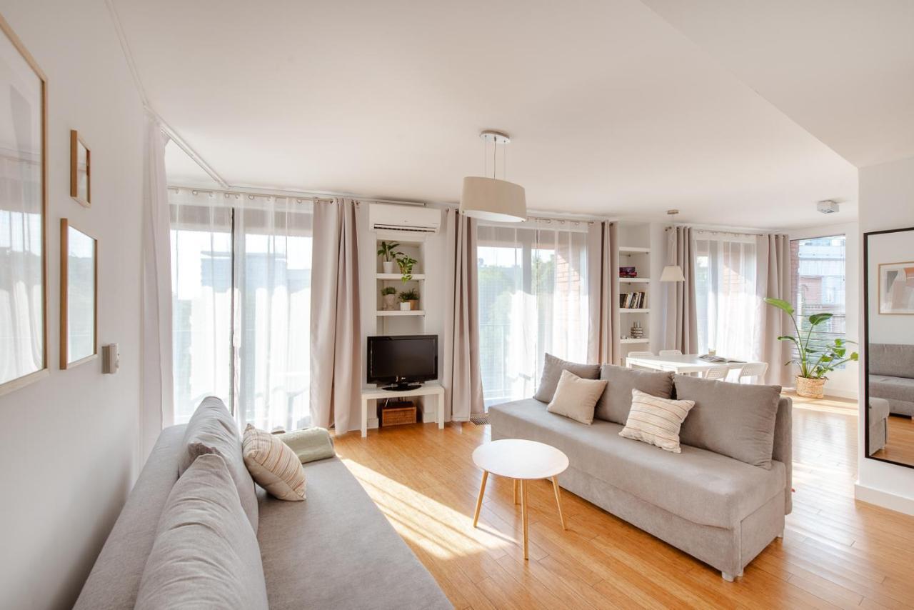 Spacious Apartment Close To Main Station / Galeria Krakowska エクステリア 写真