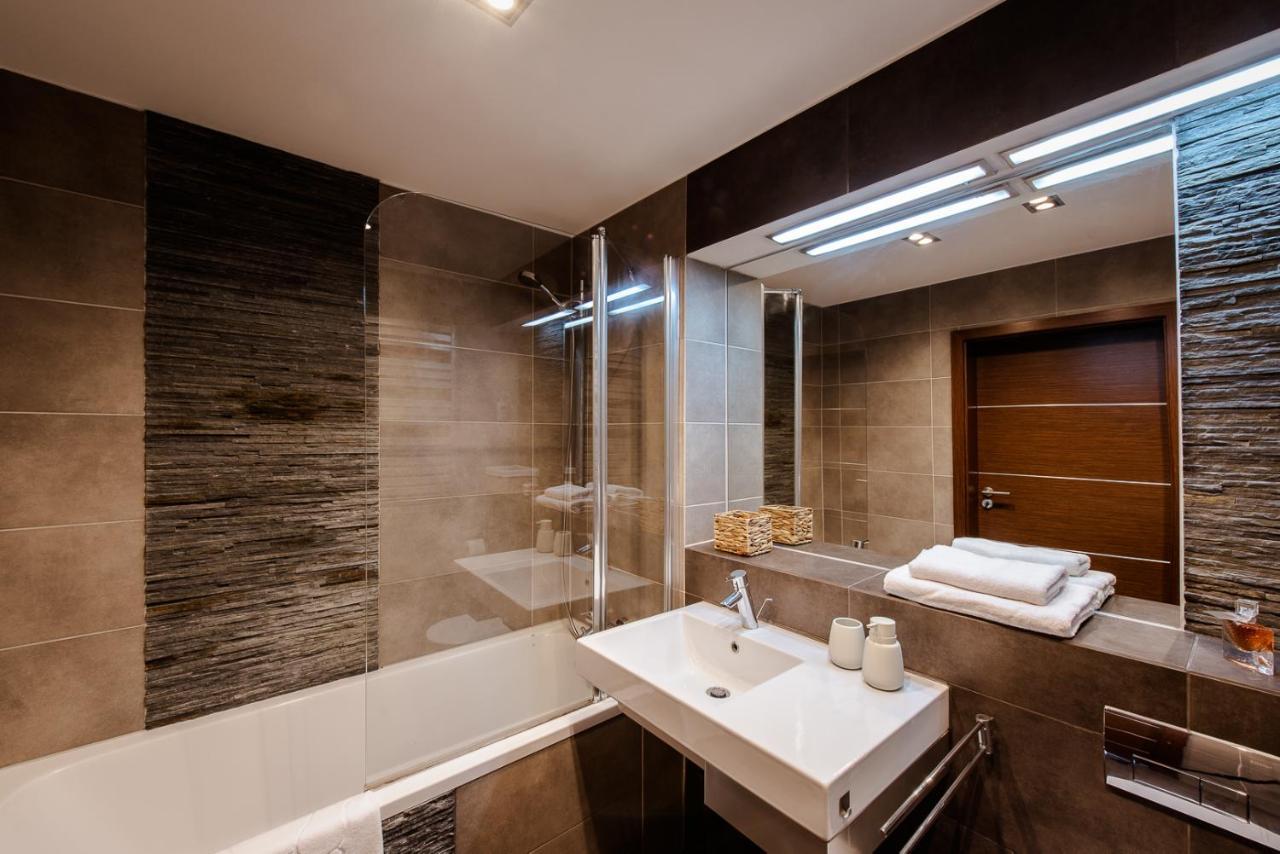Spacious Apartment Close To Main Station / Galeria Krakowska エクステリア 写真